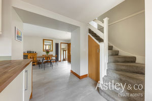 kitchen- click for photo gallery